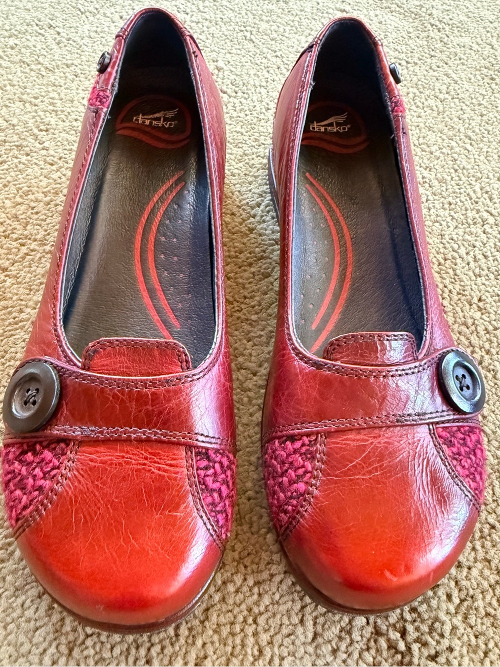 Dansko Pam Red Leather Knit Button Wedge Loafers Shoes Size 38 US 7.5-8 - Picture 2 of 13